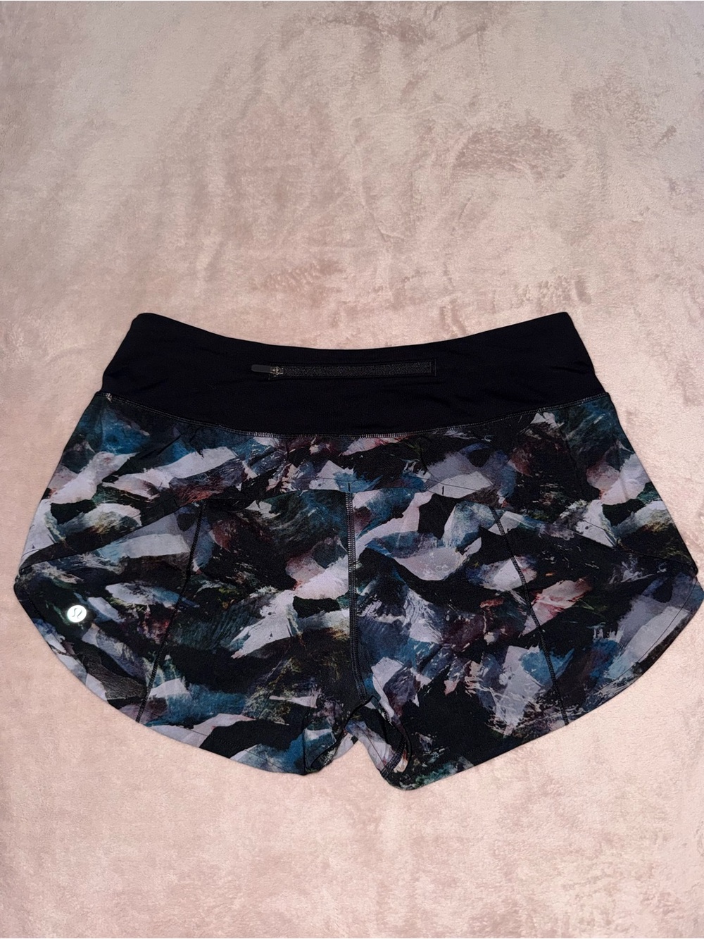 Lululemon multicolor short size 8